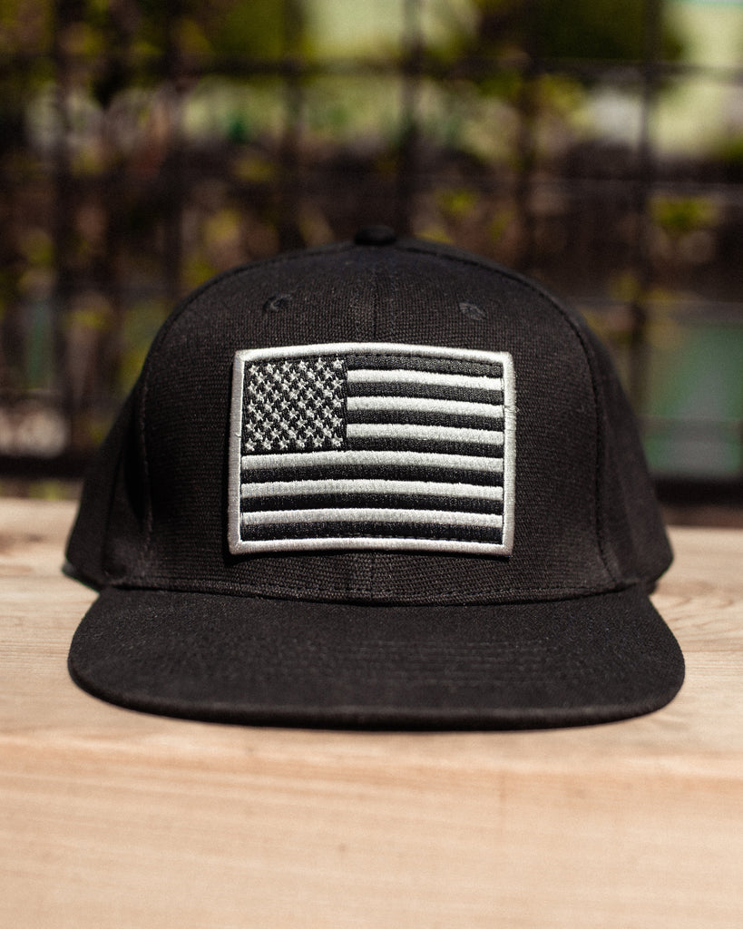 MONOCHROME AMERICAN FLAG 6 PANEL HAT – BLACK