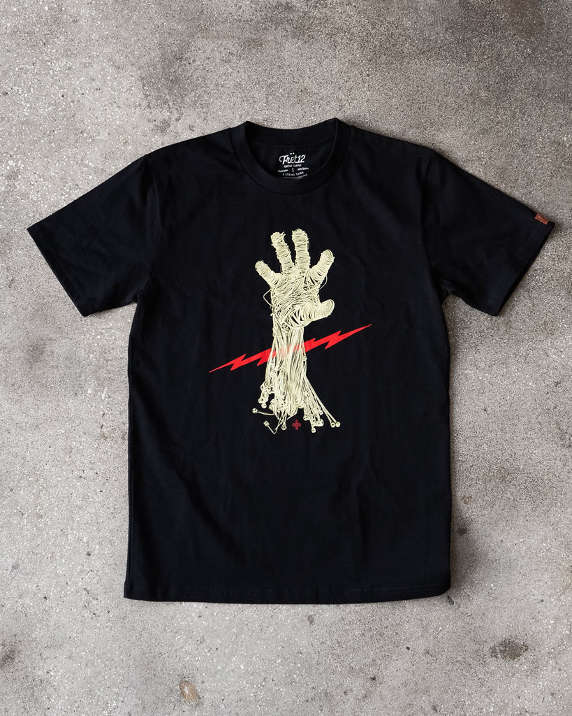 THE PICKING HAND TEE - BLACK