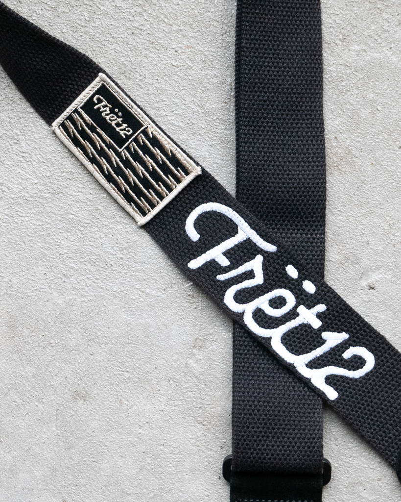 FRET12 SCRIPT ELECTRIC FLAG GUITAR STRAP