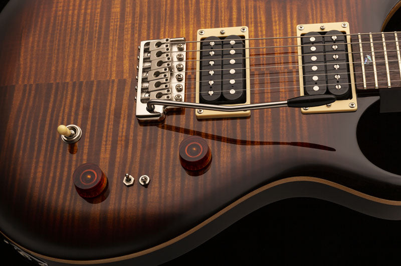 PRS 35th Anniversary SE Custom 24 in Black Gold Burst [Tremolo Bridge]